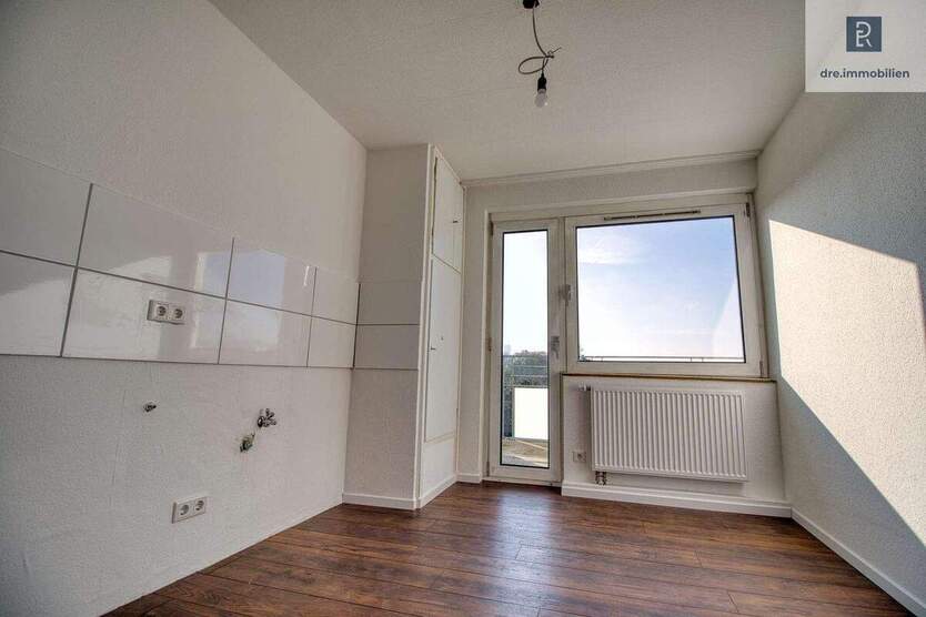 Köln-Nippes: Frisch renovierte, helle 2 Zimmer Dachgeschosswohnung mit großem Balkon 2 zimmer