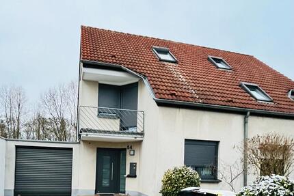 Haus Köln Mülheim - 4 Zimmer, 114 m&sup2;, 2.000&euro; | Angebot:24846061