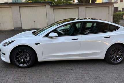 Tesla Model 3 41.000 km 31.900 &euro; Solingen, Klingenstadt 42653