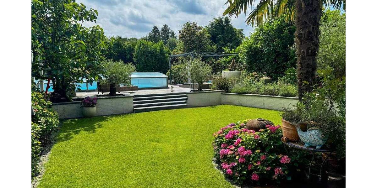 Einfamilienhaus Neuss Selikum - 9 Zimmer, 390 m&sup2;, 1.750.000&euro; | Angebot:25688844