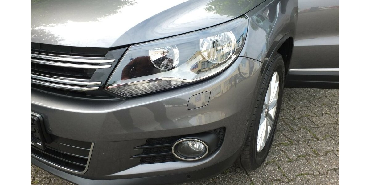 VW Tiguan WM26:LIFE NAVI AHK PARKPILOT SHZ BLUETOOTH 124.710 km 11.904 &euro; Köln 50858