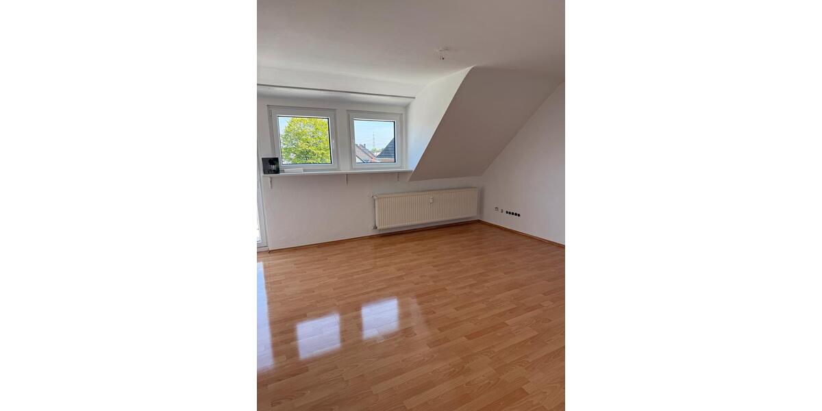 Dachgeschoßwohnung Neuss Holzheim - 3 Zimmer, 74 m&sup2;, 950&euro; | Angebot:26301695