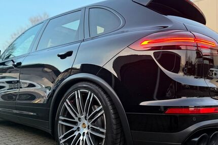 Porsche Cayenne 179.900 km 33.990 &euro; Bergisch Gladbach 51469