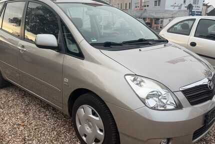 Toyota Corolla Verso 124.700 km 3.100 &euro; Leverkusen 51371