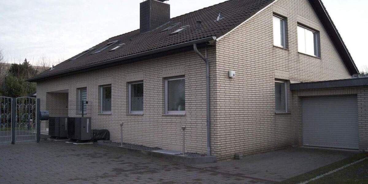 PROVISIONSFREI! Modernisiertes Zweifamilienhaus mit Einliegerwohnung und Garage, VON PRIVAT! 6 zimmer