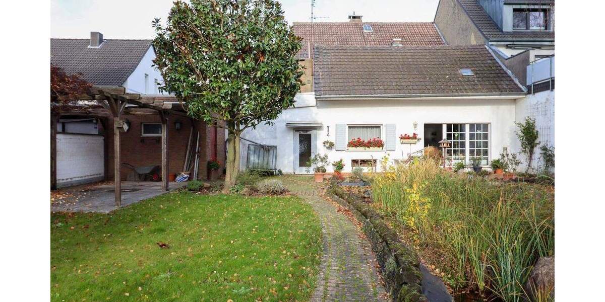 Einfamilienhaus mit großem Grundstück und zusätzlichem sanierungsbedürftigen Wohngebäude 5 zimmer