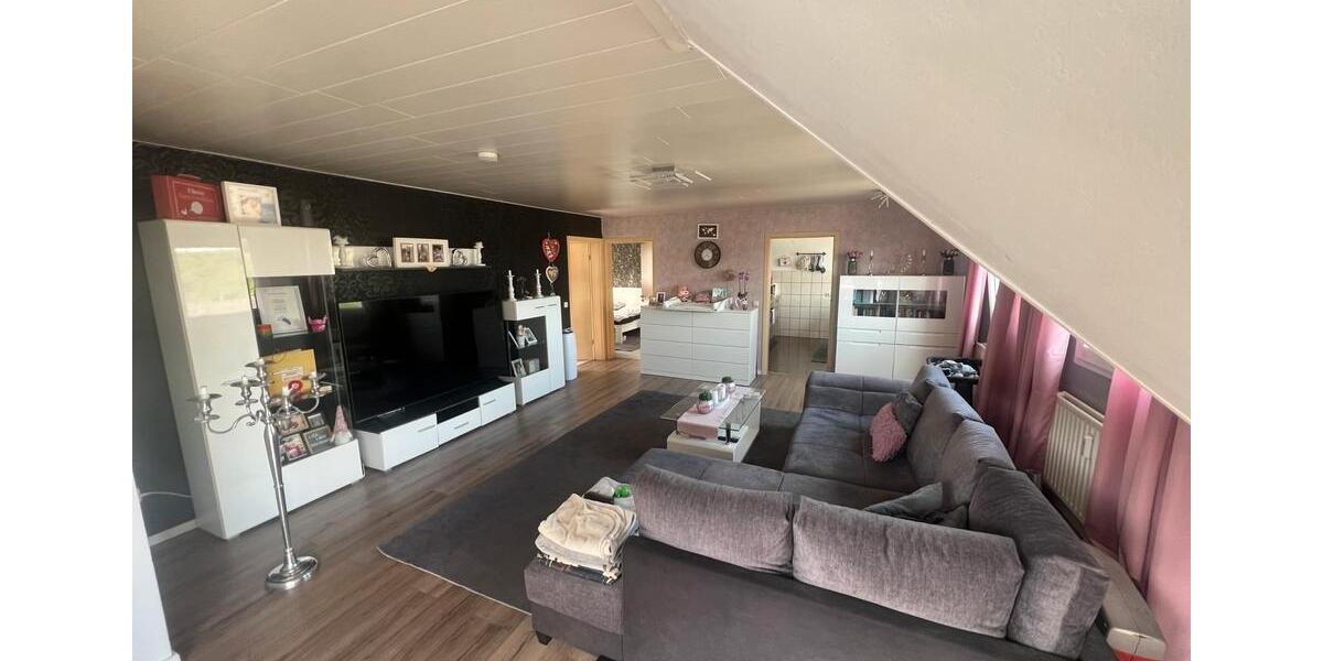 Dachgeschoßwohnung Lindlar - 3 Zimmer, 95 m&sup2;, 800&euro; | Angebot:26670821