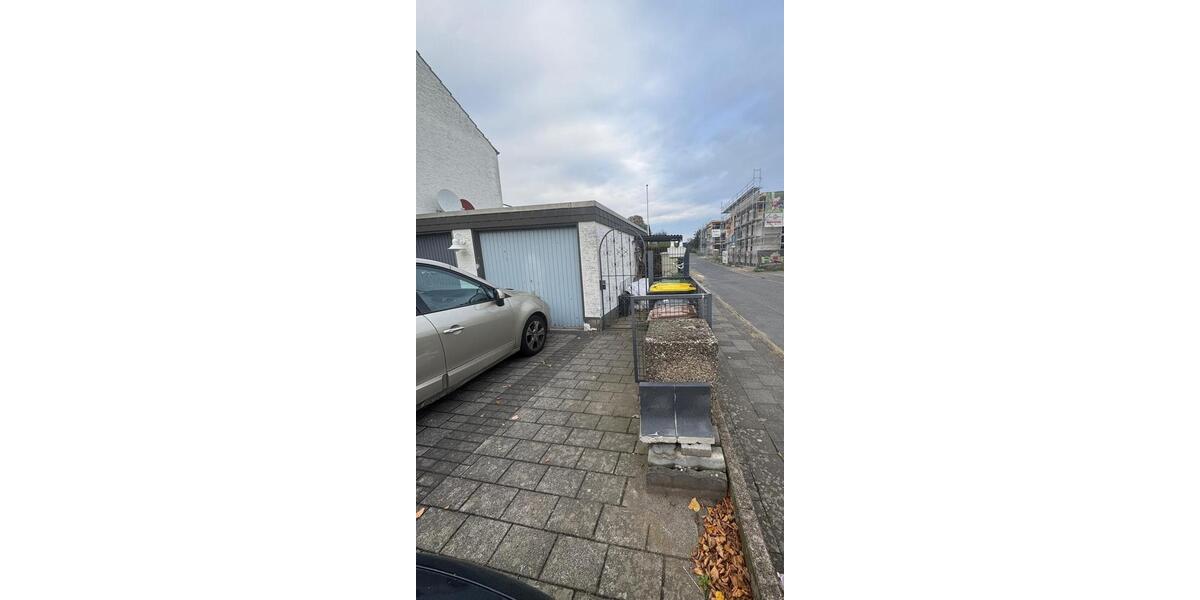 Reihenmittelhaus mit Keller in Niederkassel 5 zimmer