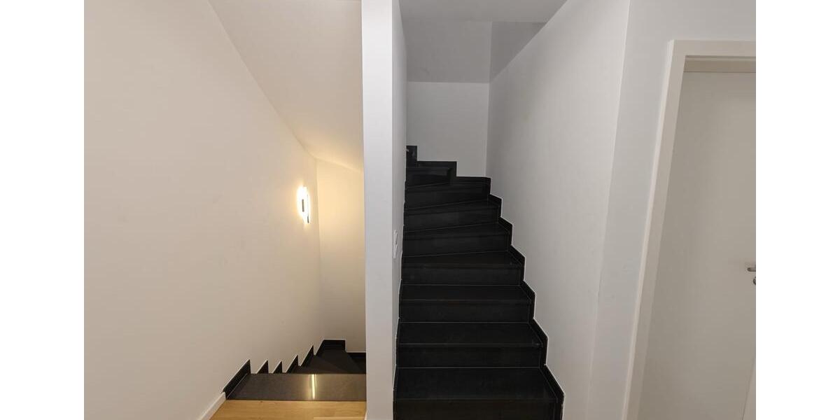 Einfamilienhaus Düsseldorf Stadtbezirk 3 - 4 Zimmer, 135 m&sup2;, 2.900&euro; | Angebot:26084141