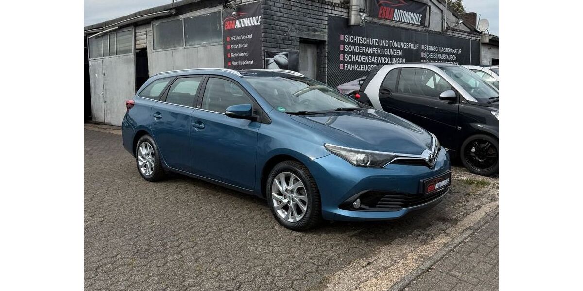 Toyota Auris 122.806 km 10.499 € Pulheim 50259