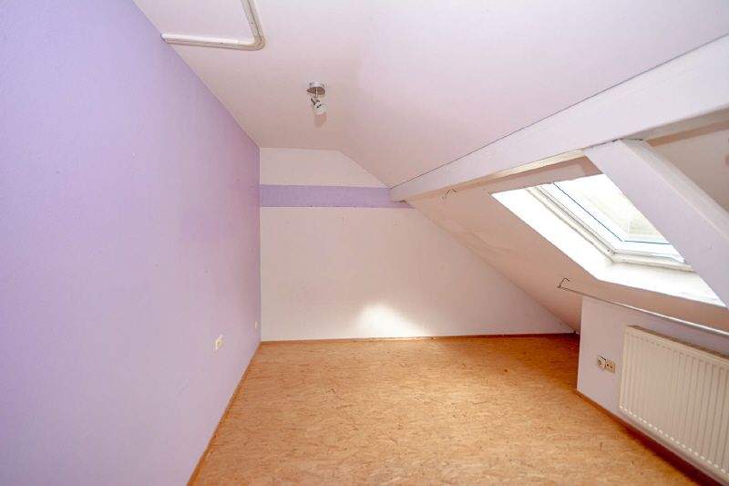 Gepflegtes Reihenhaus mit modernisierter Ausstattung, Garten, Keller und zwei Stellplätzen 5 zimmer