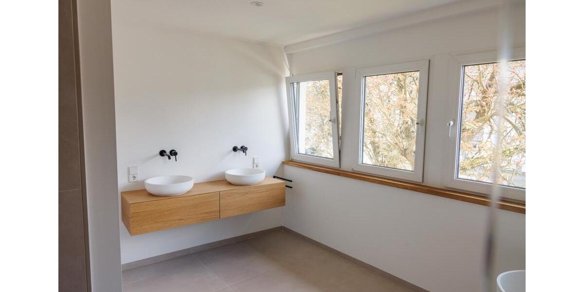 Luxuriös saniertes Einfamilienhaus mit Atelier & großem Garten zimmer