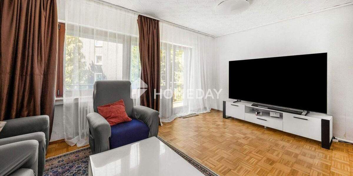 Mehrfamilienhaus mit Garten, Balkon und Raum für bis zu drei Wohnungen 8 zimmer