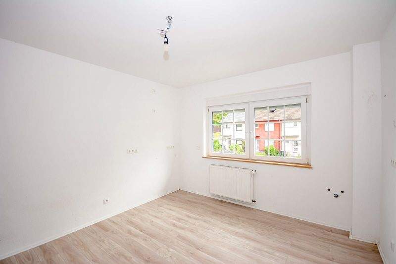 Gepflegtes Reihenhaus mit modernisierter Ausstattung, Garten, Keller und zwei Stellplätzen 5 zimmer