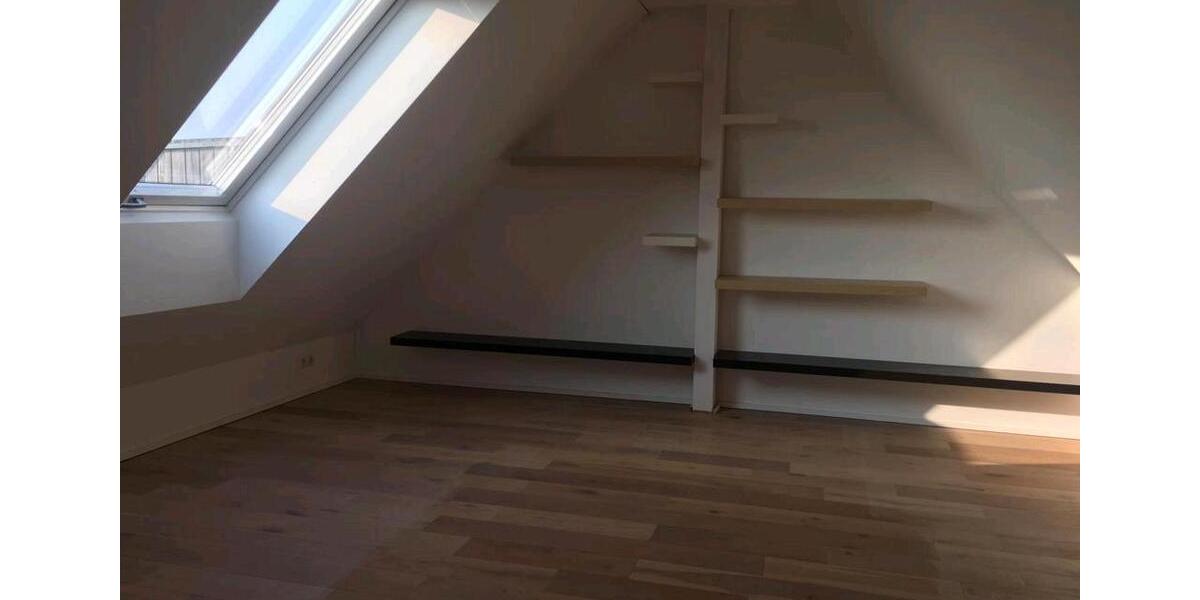 Dachgeschoßwohnung Köln Kalk - 3.5 Zimmer, 104 m&sup2;, 700.000&euro; | Angebot:26730630
