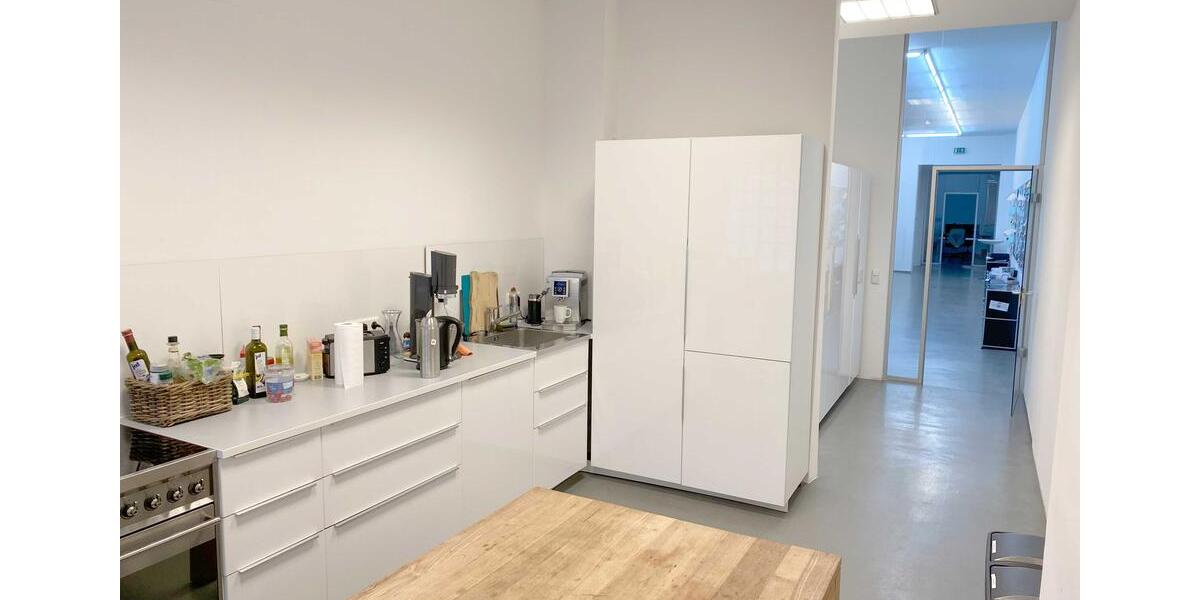 Heller Loft-Schreibtischplatz im Unterbilk – kreativ & flexibel arbeiten zimmer