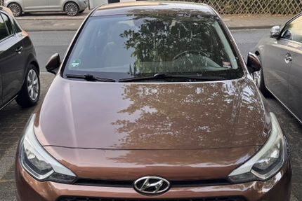 Hyundai i20 81.800 km 8.499 &euro; Köln 50767