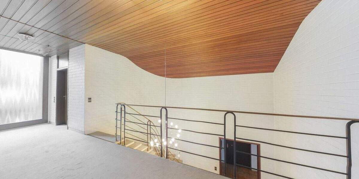 großzügiges, freistehendes Einfamilienhaus mit schönem Garten und Erftblick 6 zimmer