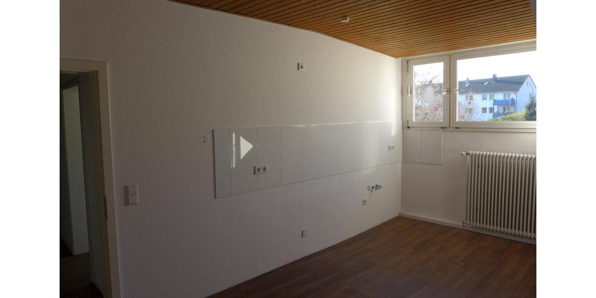 Dachgeschoßwohnung Düsseldorf Stadtbezirk 7 - 4 Zimmer, 96 m&sup2;, 1.200&euro; | Angebot:25478974