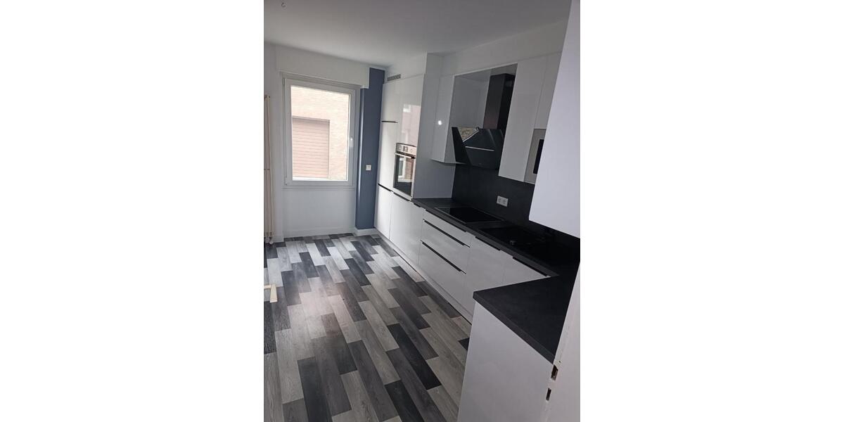 Altersgerechte EG Wohnung, eigene Garten Neuss City zu verkaufen 4 zimmer