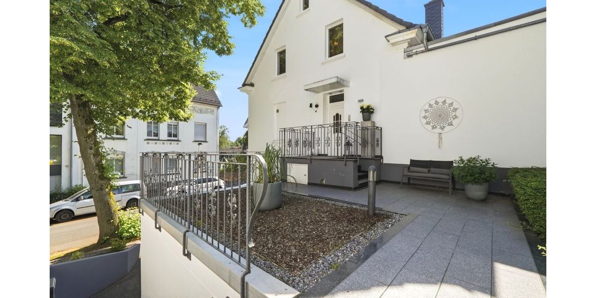 Mit 3D: Historischer Charme trifft modernen Wohnkomfort – umfangreich modernisiertes Einfamilienhaus mit Einliegerwohnung. - Einfamilienhaus Solingen Höhscheid | Angebot:26980800