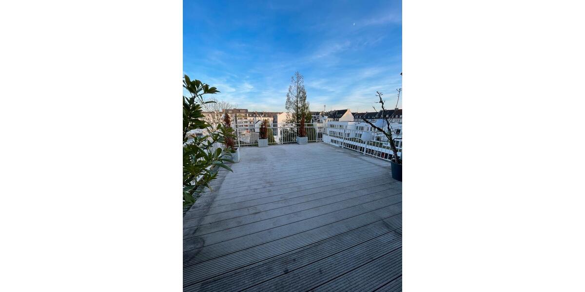 Wunderschöne helle Wohnung mit traumhafter Dachterrasse 3 zimmer