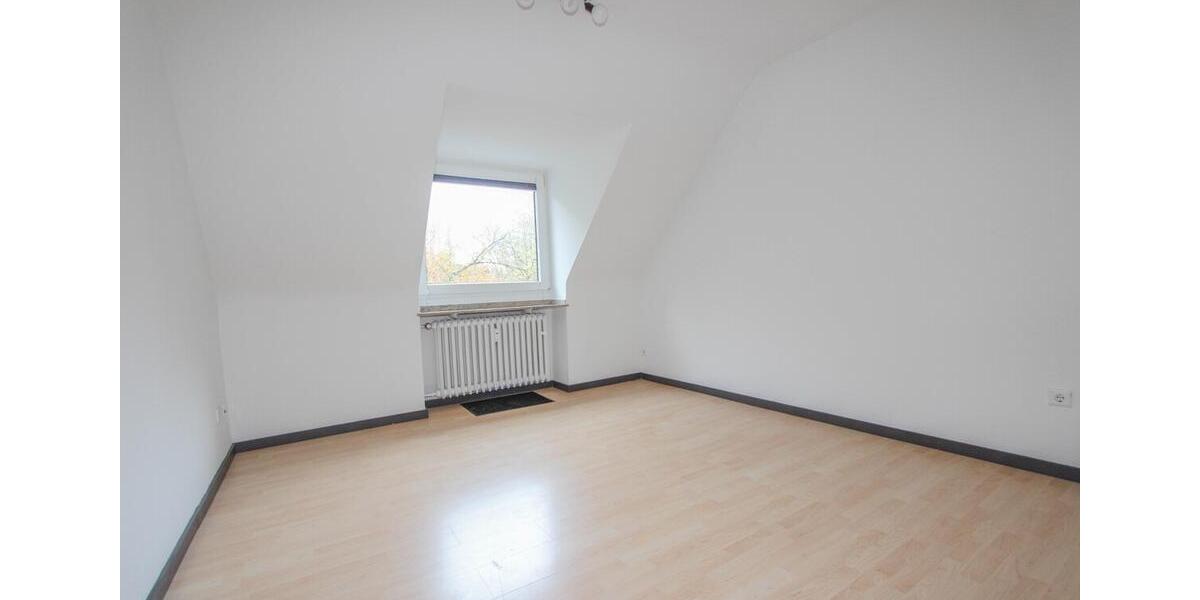 Charmante Dachgeschosswohnung in Zentraler Lage von Neuss 2 zimmer