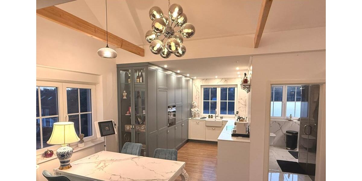 Exklusive, vollmöblierte Penthouse-Wohnung mit luxuriöser Ausstattung nahe Düsseldorf 3.5 zimmer