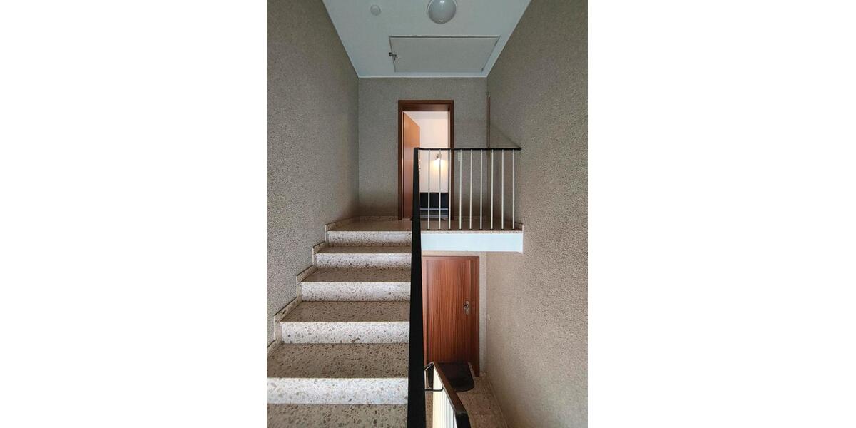 Dachgeschoßwohnung Solingen Burg - 4 Zimmer, 90 m&sup2;, 250.000&euro; | Angebot:27442036