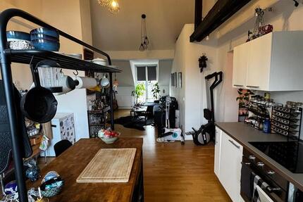 Sanierte 90qm DG-Wohnung mit Balkon, 2,5 Zi. ab 01.04.2026 D-Rath 2.5 zimmer