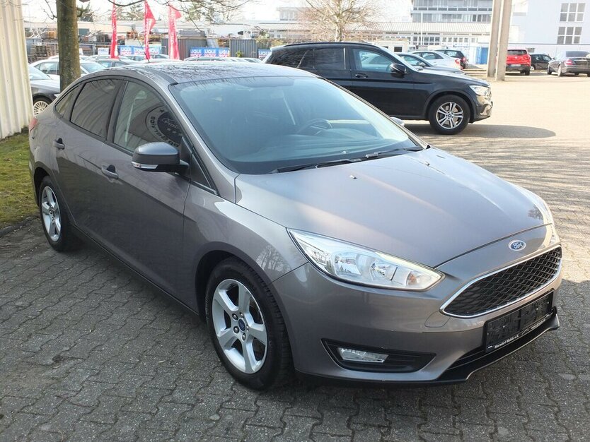 Ford Focus STUFENHECK KLIMAUTOMATIK PARKPILOT 118.919 km 7.304 € Köln 50858
