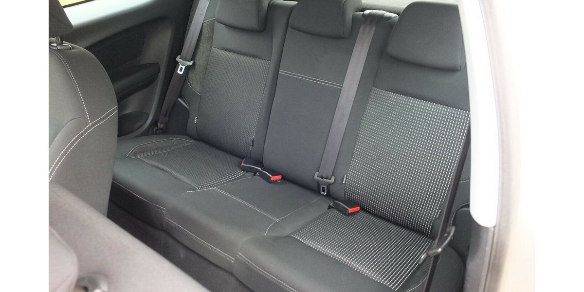 Peugeot 208 1.2 PURE TECH ALLURE KLIMAPDC SHZ SPORT LMF 98.599 km 7.704 &euro; Köln 50858