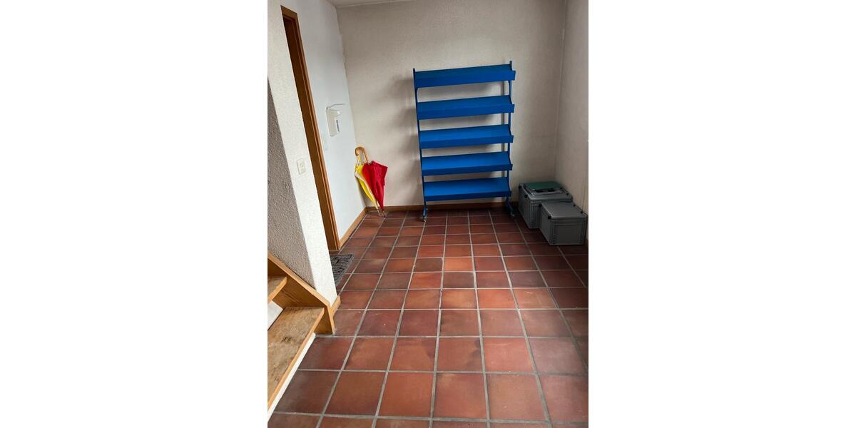 Dachgeschoss komplett zu mieten 100QM zimmer