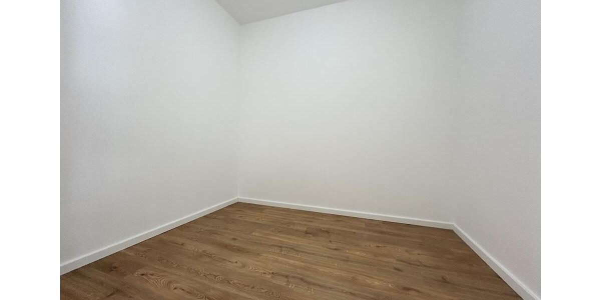 Erdgeschoßwohnung Köln Kalk - 1 Zimmer, 83 m&sup2;, 1.245&euro; | Angebot:26061621