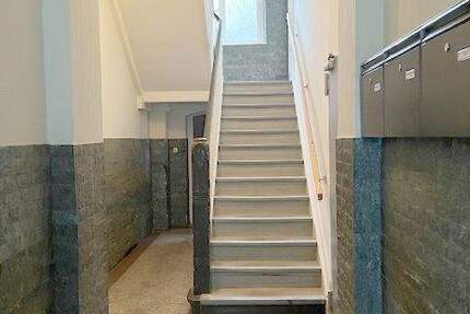 Wohnhaus aus der Jahrhundertwende mit Altbaucharme - mitten in Eller! 1 zimmer