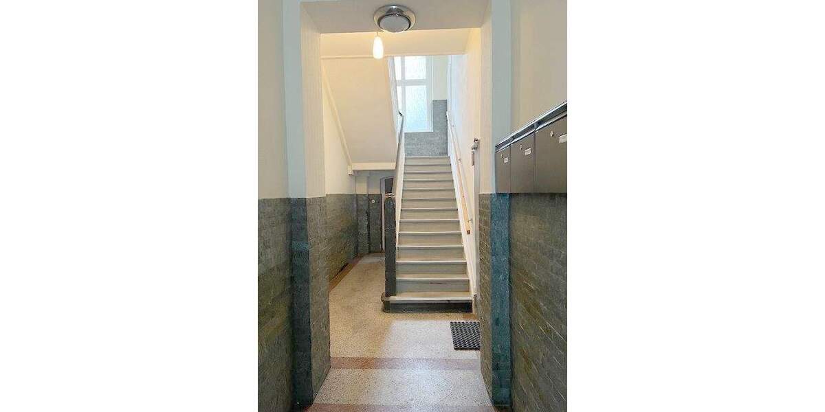 Wohnhaus aus der Jahrhundertwende mit Altbaucharme - mitten in Eller! 1 zimmer