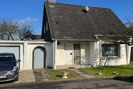 ruhig gelegenes, freistehendes Einfamilienhaus mit schönem Grundstück 4 zimmer