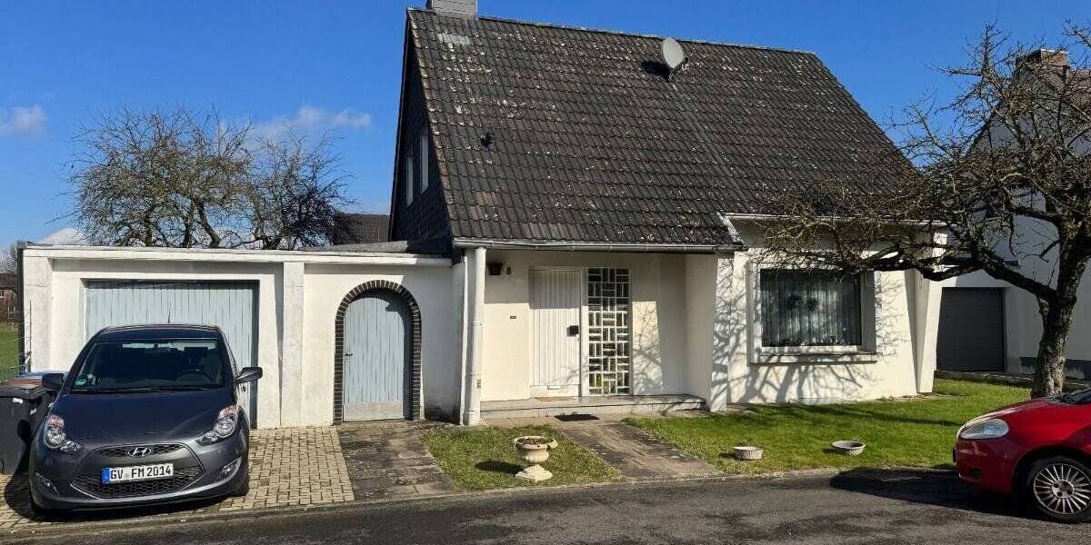 ruhig gelegenes, freistehendes Einfamilienhaus mit schönem Grundstück 4 zimmer