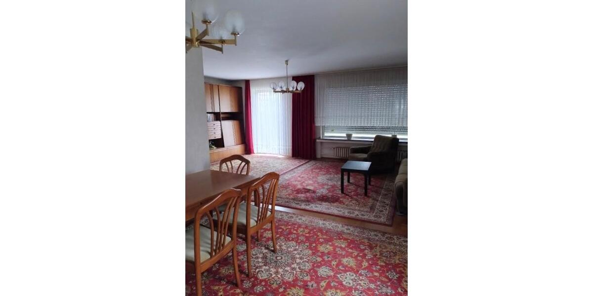 Gute Gelegneheit Großzügig geschnittenes Reihenendhaus mit Balkon, schönem Garten und Garage 6 zimmer