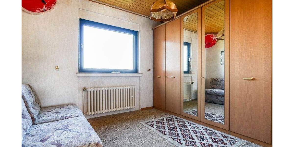 Reihenmittelhaus Leverkusen Rheindorf - 5 Zimmer, 151 m&sup2;, 449.000&euro; | Angebot:23986779
