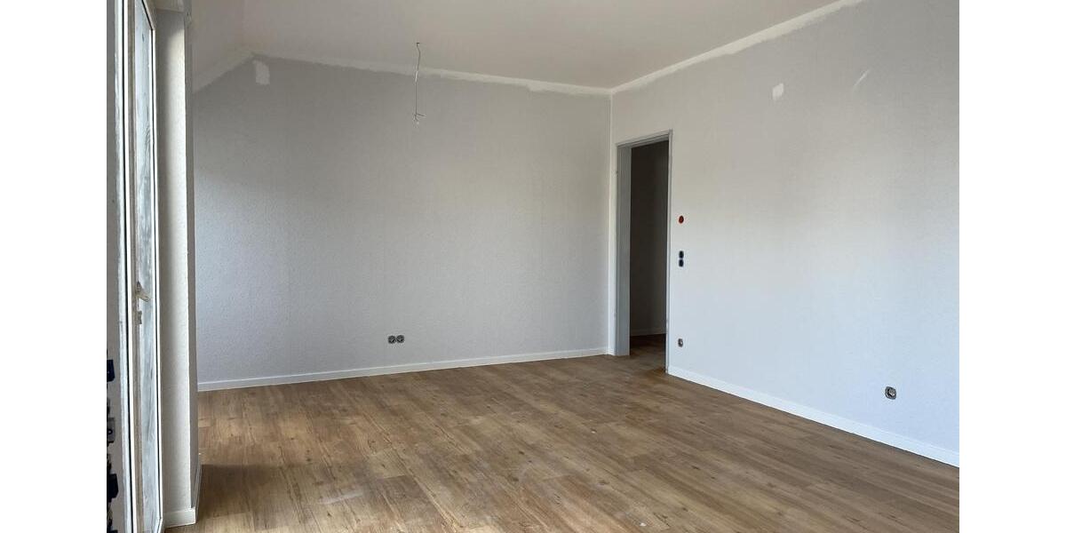 Dachgeschoßwohnung Leverkusen Schlebusch - 3 Zimmer, 83 m&sup2;, 1.370&euro; | Angebot:25407799