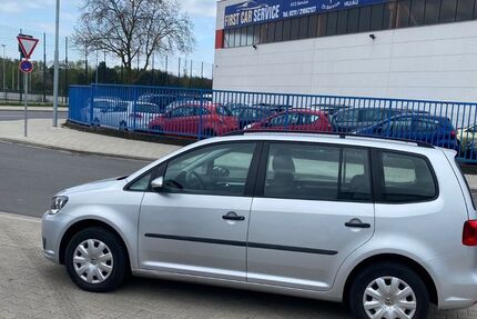 VW Touran 156.118 km 6.799 &euro; Düsseldorf 40599