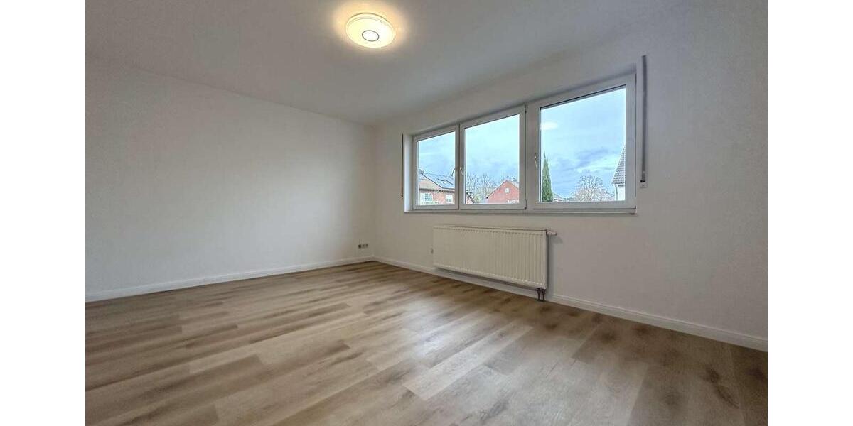 Charmante Doppelhaushälfte mit Wintergarten, Garten und vielseitigen Nutzungsmöglichkeiten 5 zimmer