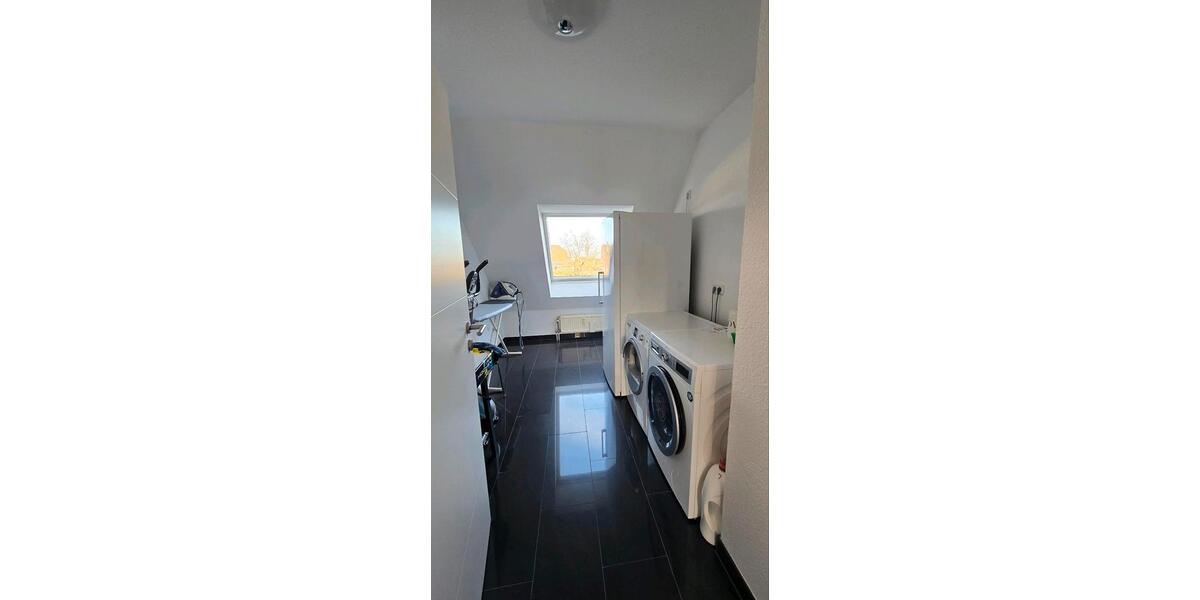 Dachgeschoßwohnung Solingen Ohligs - 2 Zimmer, 57 m&sup2;, 165.000&euro; | Angebot:26418542