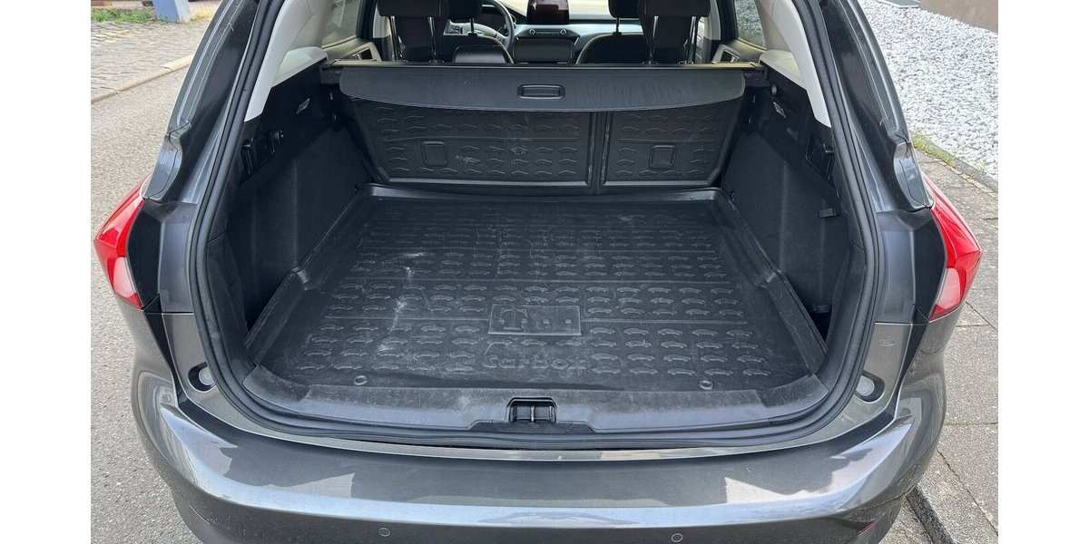 Ford Focus Navi Temp.Sitzh.Spurh.CarPlay EU6 GARANTIE 93.000 km 12.500 &euro; Erftstadt 50374