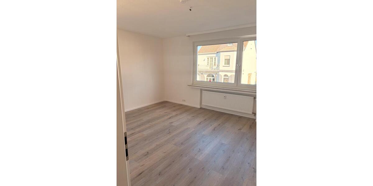 Etagenwohnung Leverkusen Schlebusch - 2 Zimmer, 65 m&sup2;, 950&euro; | Angebot:26320456