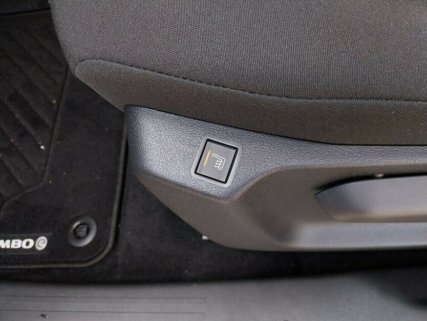 Opel Combo Life - e Ultimate 4.500 km 28.290 € HAAN 42781