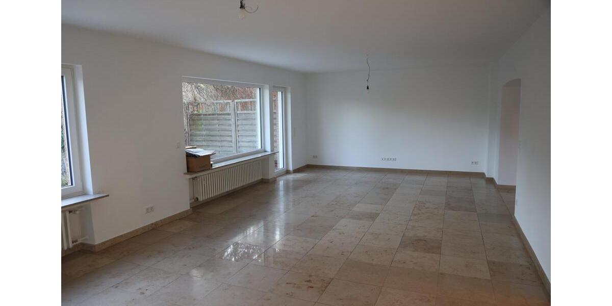 große helle Wohnung mit Garten im Stadionviertel 4 zimmer