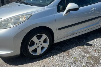 Peugeot 207 119.100 km 3.999 &euro; Düsseldorf 40231