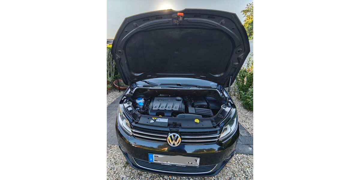 VW Touran 299.500 km 5.900 &euro; Düsseldorf 40229